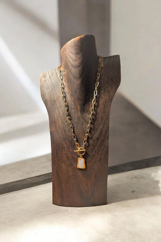 Collier Chaîne Maille Forçat Dorée avec Pendentif style Nacre Blanche